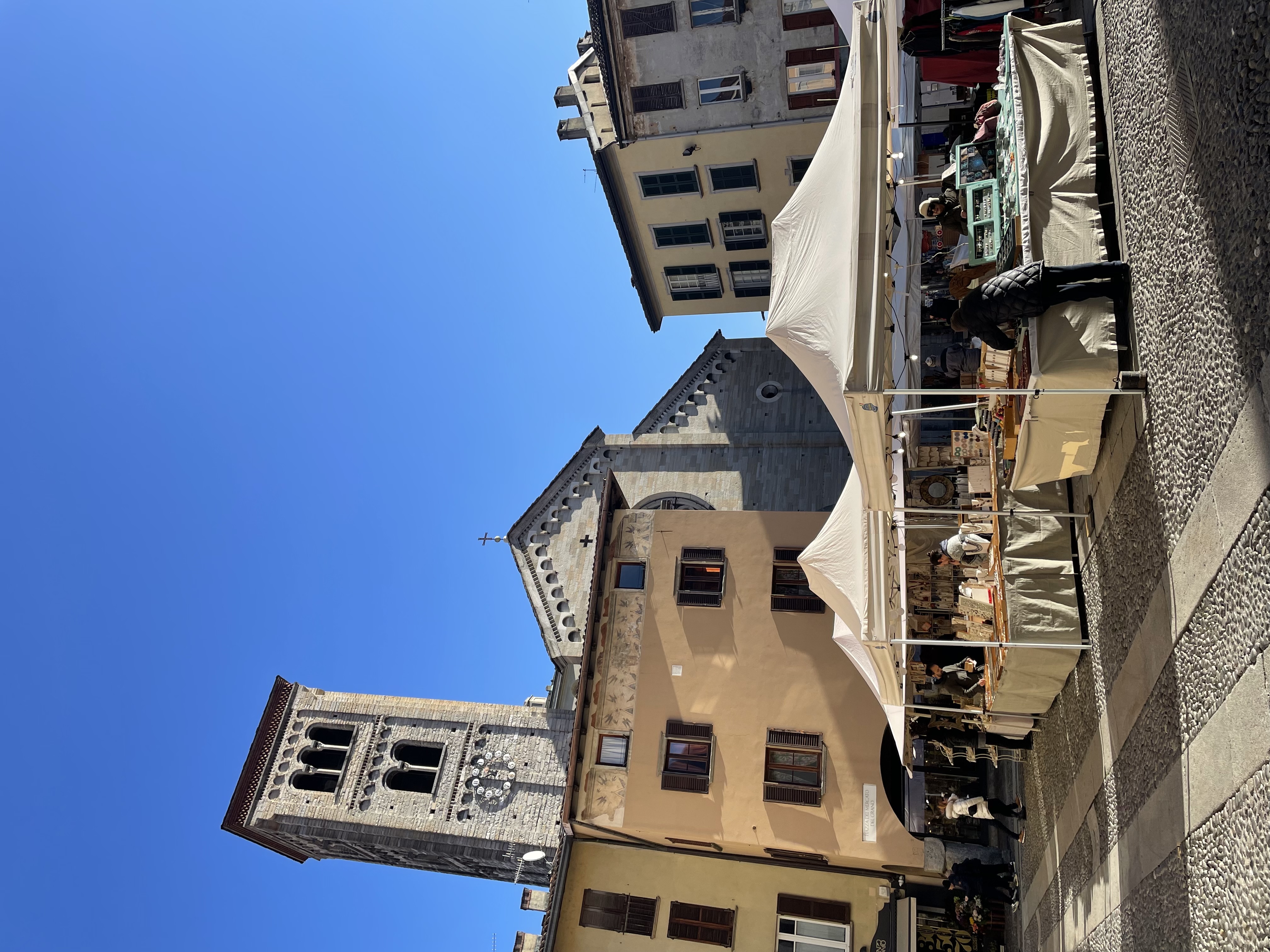 Como old town market square